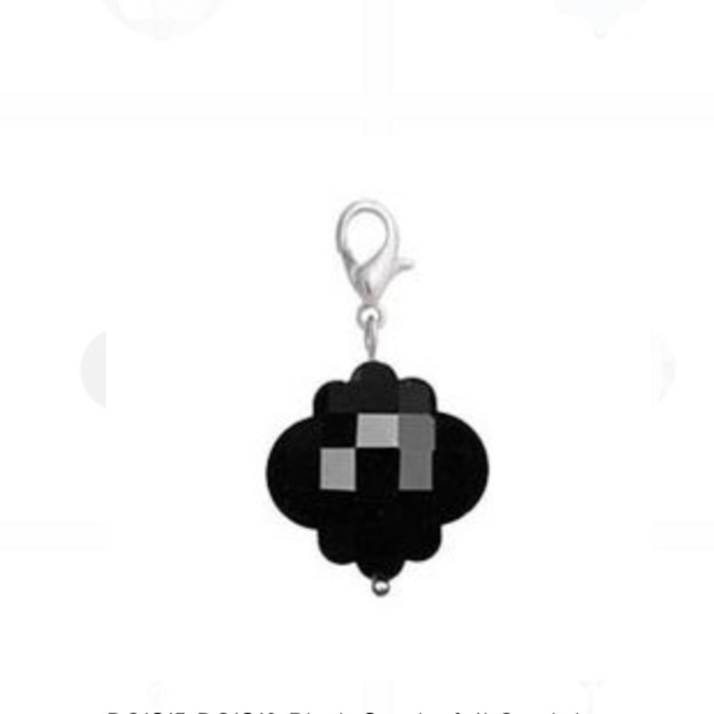New Origami Owl Quarterfoil Dangle In Black